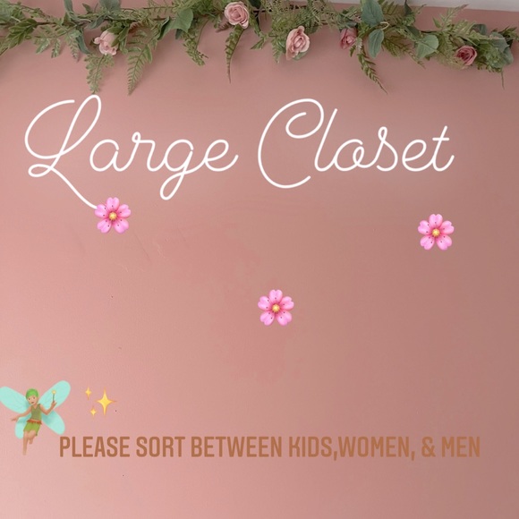 LARGE CLOSET - Picture 1 of 1